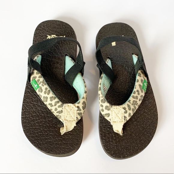 sanuk leopard flip flops